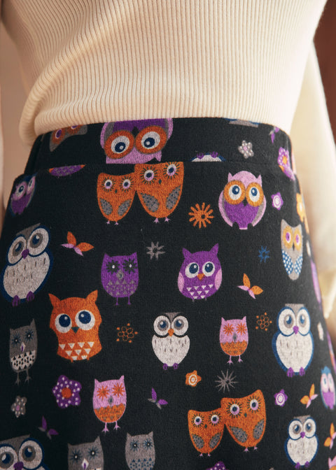 Stickad midikjol med utmärkt passform