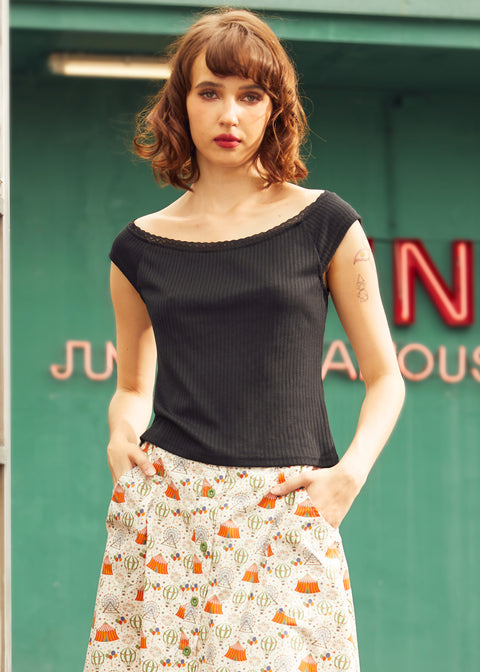 Lace by Day Marilyn Neck T-shirt (Slutrea)