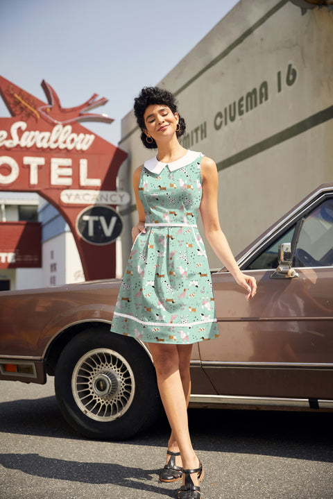 Klänning med hundkrage