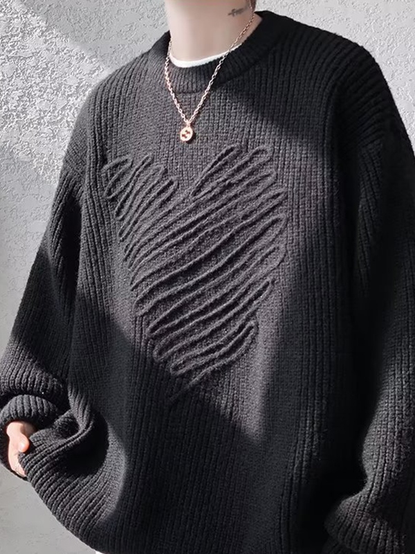 Herrenpullover mit dreidimensionalem Herzdekor und Rundhalsausschnitt