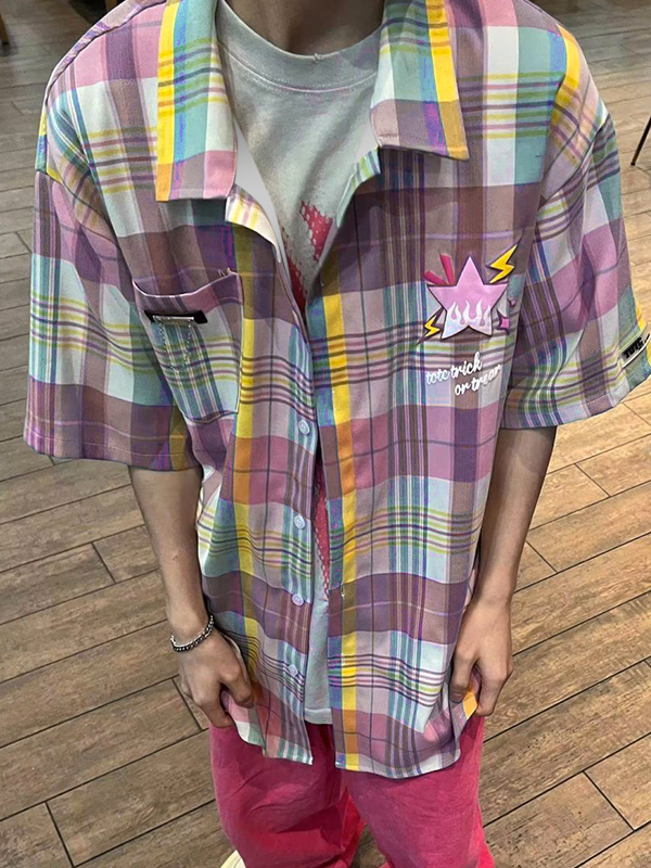 Herren Vintage-Bluse mit buntem Karomuster und kurzen Ärmeln