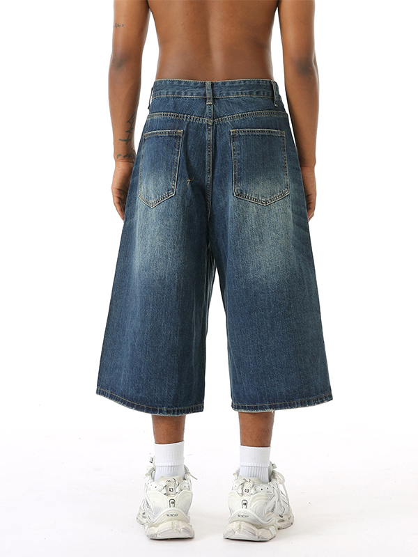 Jeansshorts im Streetstyle mit weitem Bein und geradem Bein