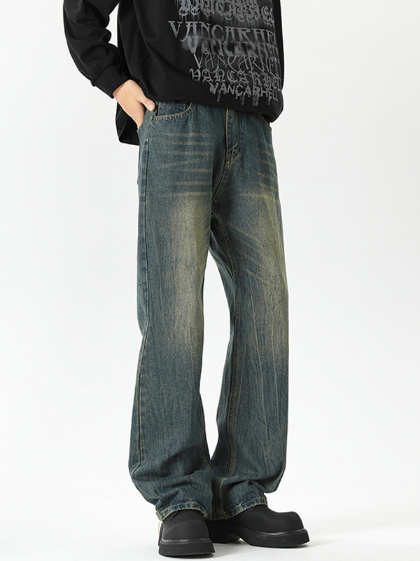 Lockere Jeans im American Retro-Look mit verwaschenen Katzenschnurrhaaren und leicht erhabener Waschung