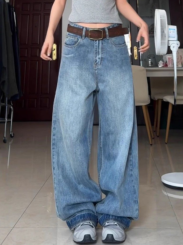 Gerade geschnittene Boyfriendjeans mit Wasserwaschung