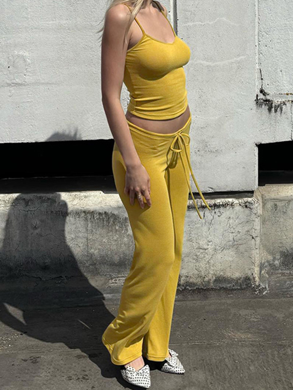 Schlankmachender Zweiteiler mit V-Ausschnitt