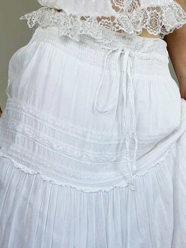 Maxirock mit Spitzen-Patchwork und Schößchen