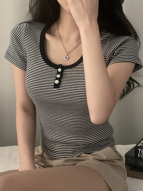 Vintage gestreift drei Knopf kurze Ärmel