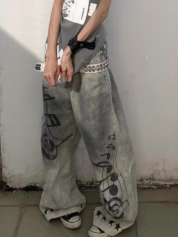 Boyfriendjeans mit Designer-Prints