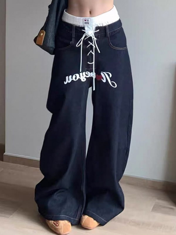 Boyfriendjeans mit amerikanischen Retro-Prints