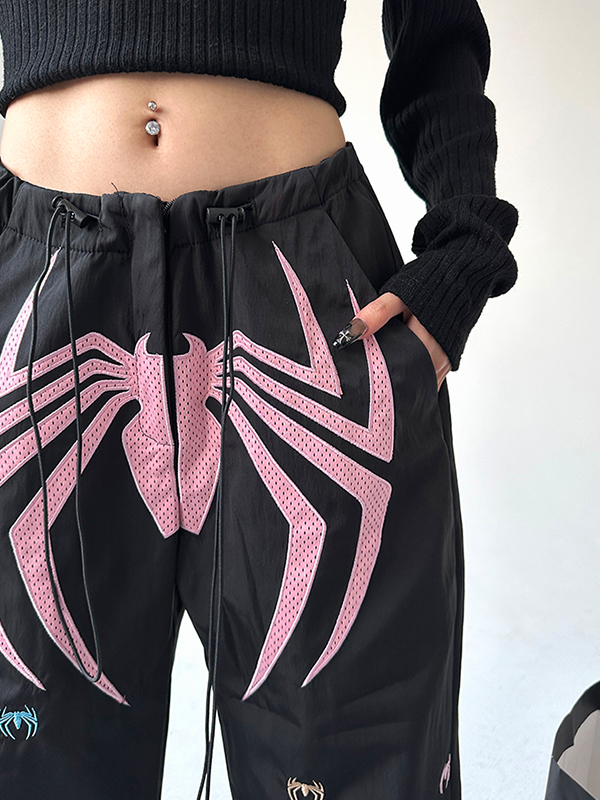 Cargohose mit Spinnen-Print