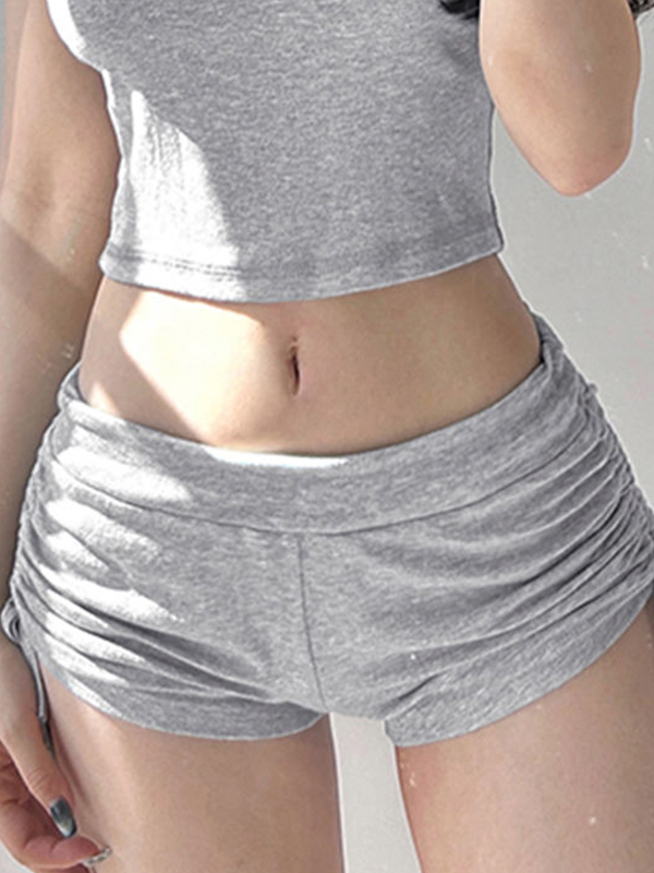 Einfarbige Shorts mit Schnürung