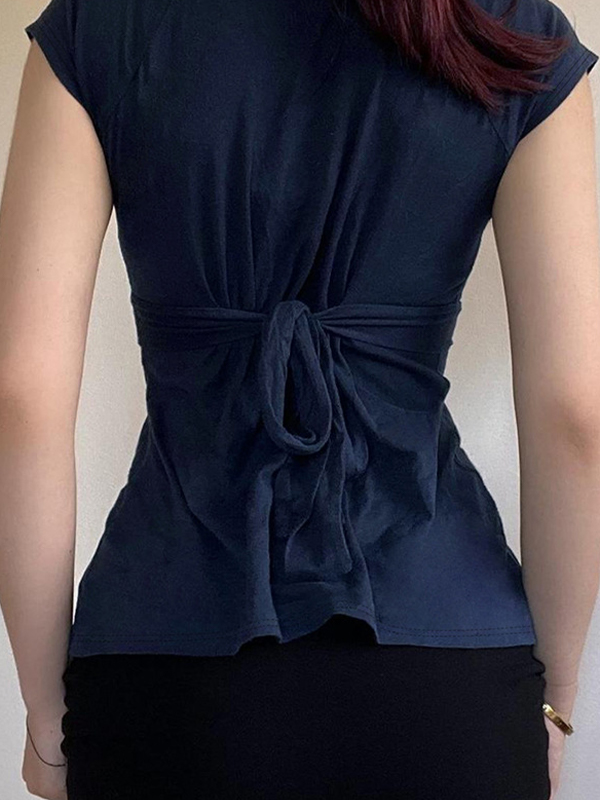 Einfaches Kurzarm-T-Shirt mit V-Ausschnitt