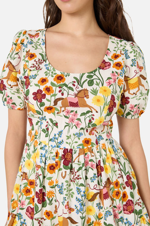 Miniklänning med hästar i flera lager