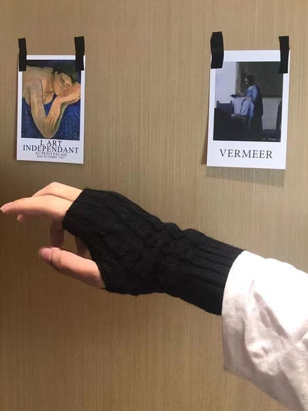 Daumenloch-Zopfmuster-Handwärmer-Handschuhe
