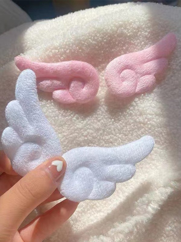 Schlichte Haarspange in Fuzzy-Flügelform