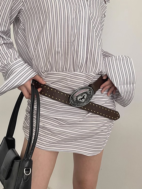 Gürtel mit Grunge-Nietendekor und gravierter Schnalle